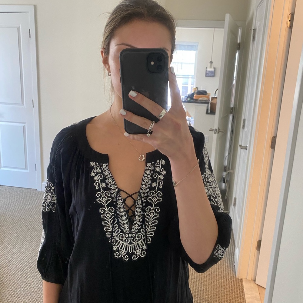 Flowy Blouse - Picture 2 of 4